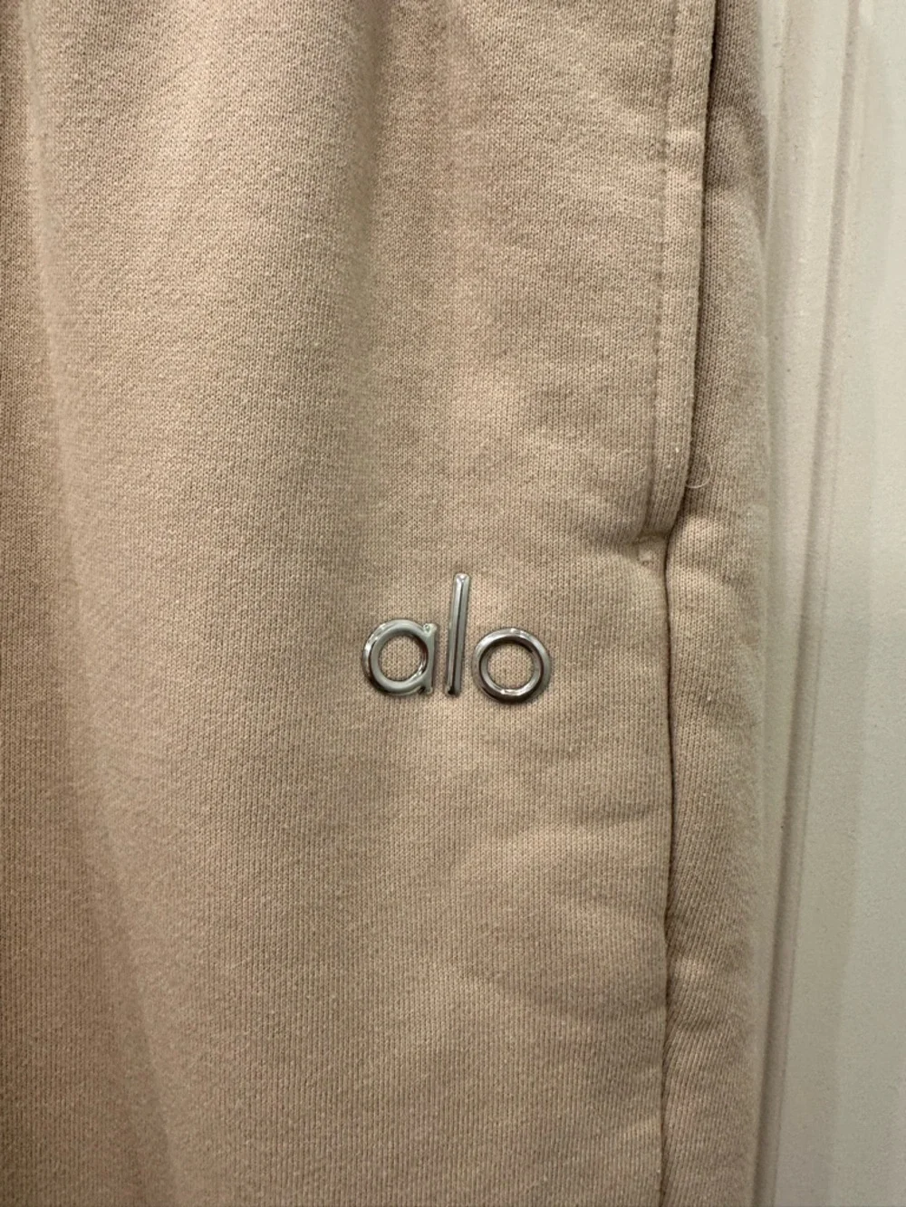 Alo Yoga Accolade Sweatpant Tan Oatmeal Beige Fleece Joggers Size S